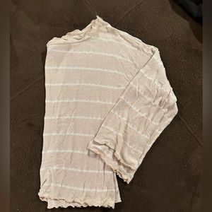 Off shoulder long sleeve shirt size am